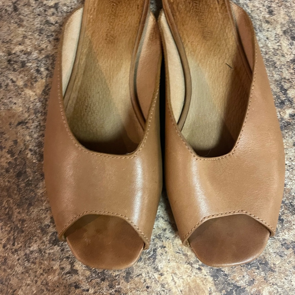Madewell Tan Leather Peep-Toe Mules
